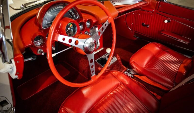 
								1962 Chevrolet Corvette White full									