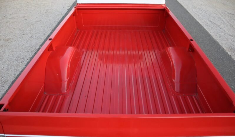 
								1967 Chevrolet C10 Fleetside V8 full									