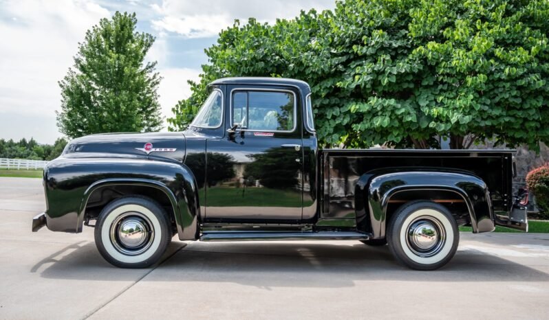 
								1956 Ford F-100 Black full									