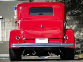 1932 Ford 5-Window Coupe
