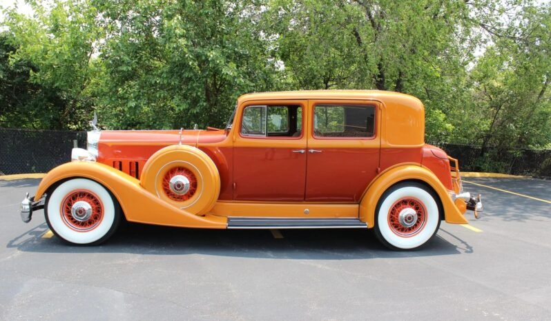 
								1934 Packard Twelve Club Sedan V12 full									