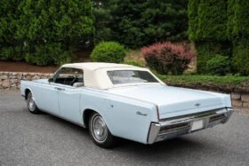 1967 Lincoln Continental V8