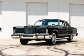 1977 Lincoln Continental Mark V Town