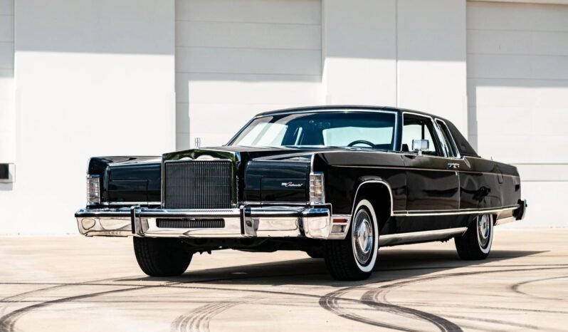 
								1977 Lincoln Continental Mark V Town full									
