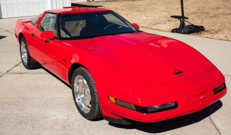 
								1993 Chevrolet Corvette ZR-1 V8 full									