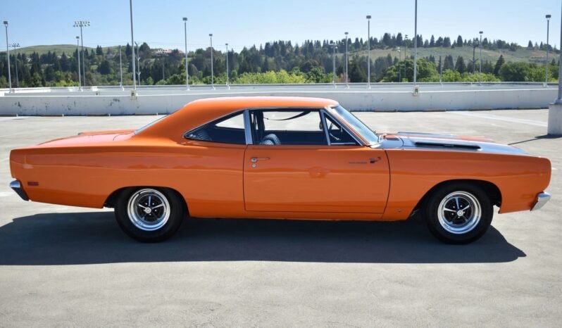 
								1969 Plymouth Road Runner Orange full									