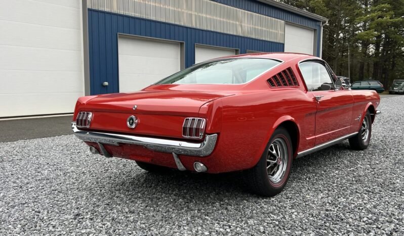 
								1965 Ford Mustang Fastback Red full									