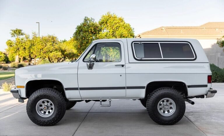 
								1989 Chevrolet K5 Blazer V8 full									