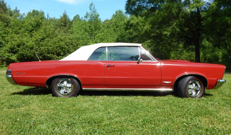
								1965 Pontiac GTO Convertible 4-Speed full									