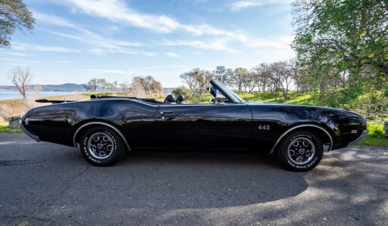 
								1969 Oldsmobile 442 Convertible V8 full									