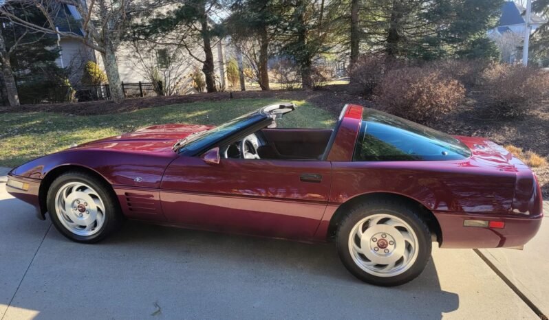 
								1993 Chevrolet Corvette 40th Anniversary full									