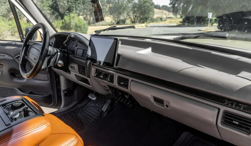 
								1994 Ford Bronco XLT full									