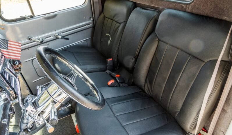 
								1950 Ford F-1 Pickup V8 full									