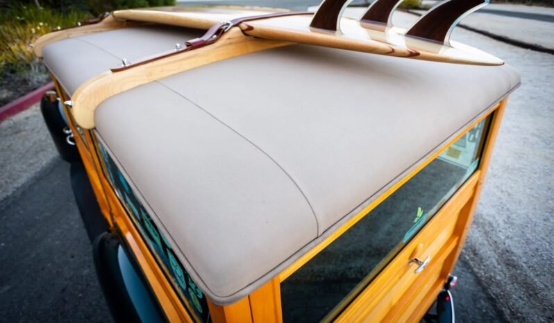 
								1939 Ford Deluxe Woodie Wagon full									