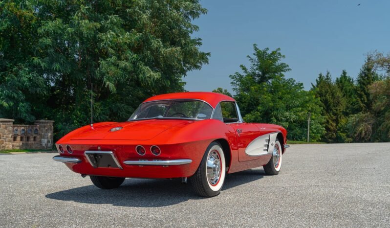 
								1961 Chevrolet Corvette Fuel-Injected V8 full									