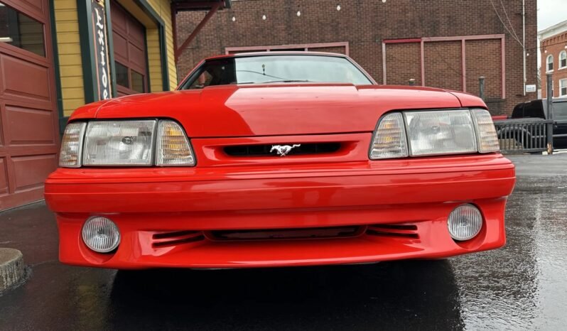 
								1993 Ford Mustang SVT Cobra 5-Speed full									