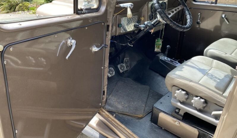 
								1954 Jeep Willys Utility Wagon 4X4 full									