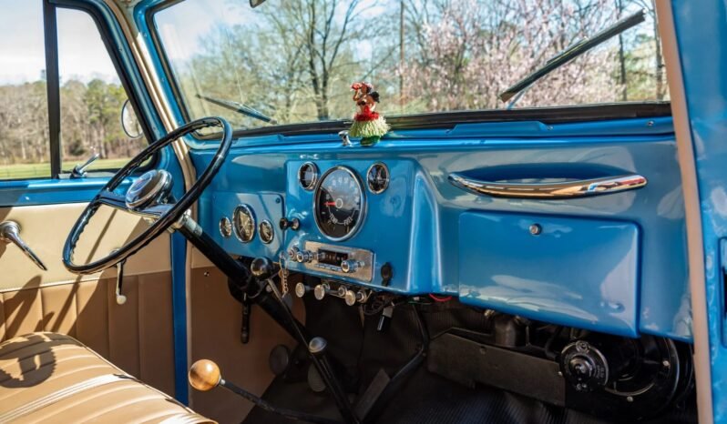 
								1962 Willys Jeep Utility Wagon full									