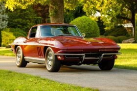 1966 Chevrolet Corvette V8 Milano Maroon