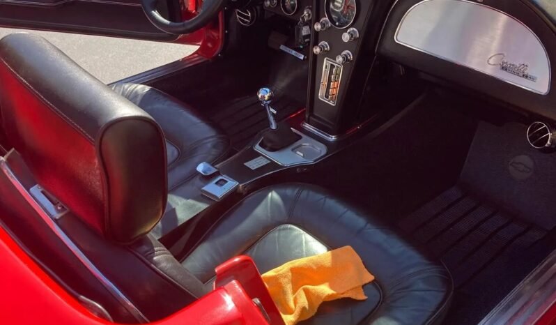 
								1965 Chevrolet Corvette L76 V8 Convertible full									