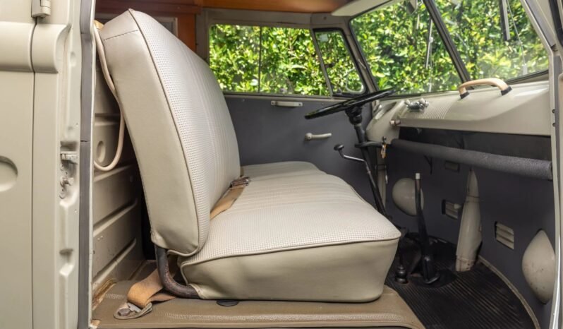 
								1965 Volkswagen Type 2 Camper Bus full									