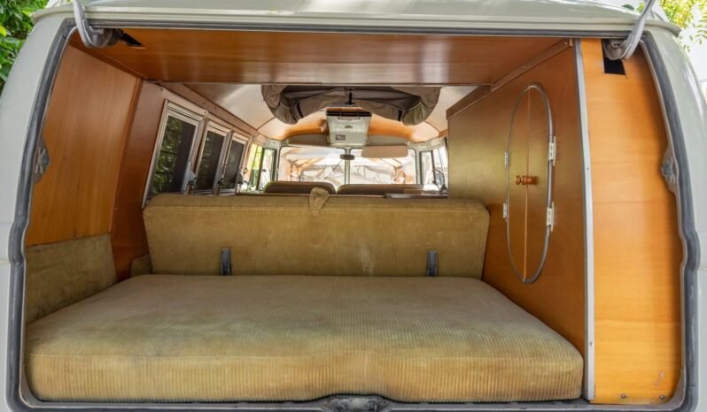 
								1965 Volkswagen Type 2 Camper Bus full									