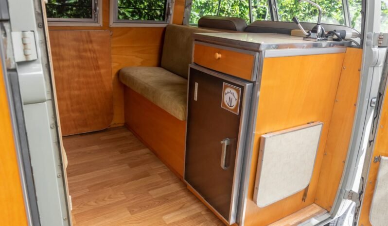 
								1965 Volkswagen Type 2 Camper Bus full									