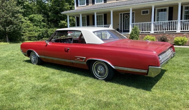 
								1965 Oldsmobile Cutlass 442 full									