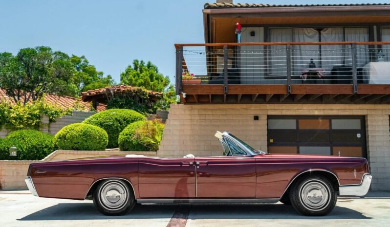 
								1966 Lincoln Continential V8 Convertible full									