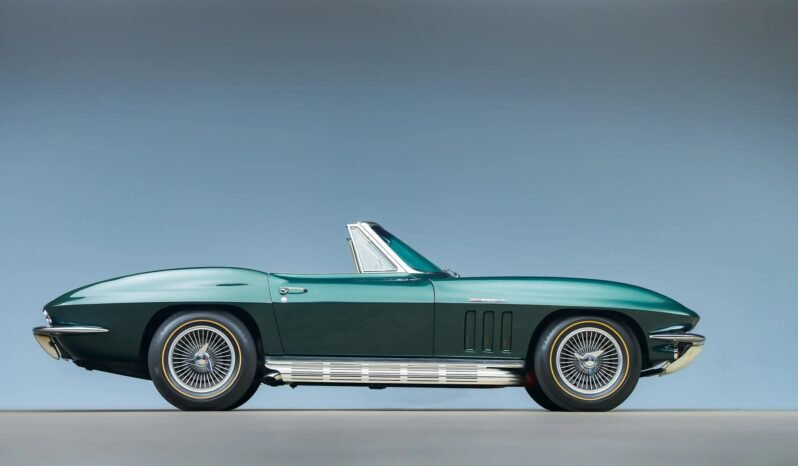 
								1965 Chevrolet Corvette Fuel-Injected V8 full									