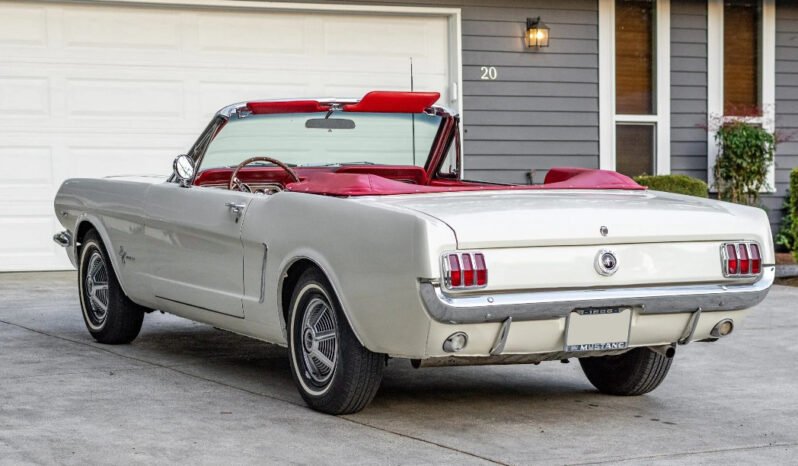 
								1965 Ford Mustang Wimbledon White full									