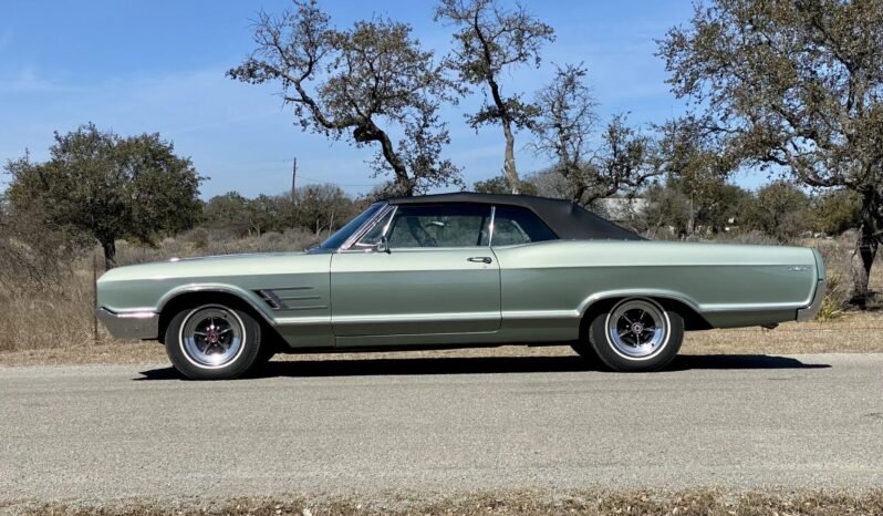 
								1965 Buick Wildcat Custom Convertible V8 full									