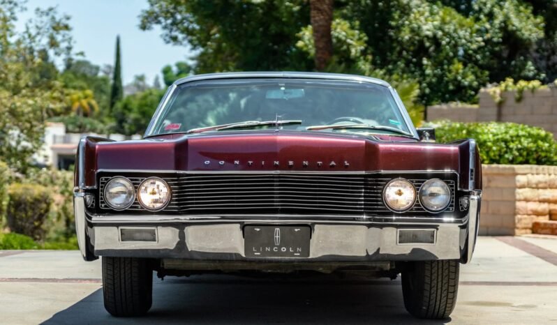
								1966 Lincoln Continential V8 Convertible full									