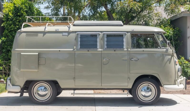 
								1965 Volkswagen Type 2 Camper Bus full									