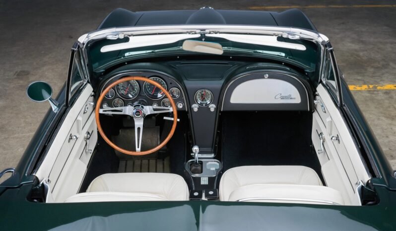 
								1965 Chevrolet Corvette Fuel-Injected V8 full									