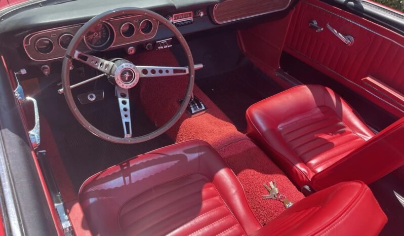 
								1965 Ford Mustang Red full									