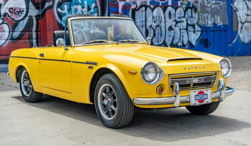 
								1969 Datsun 2000 5-Speed full									