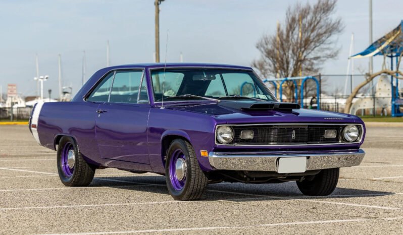 
								1971 Plymouth Valiant V8 full									