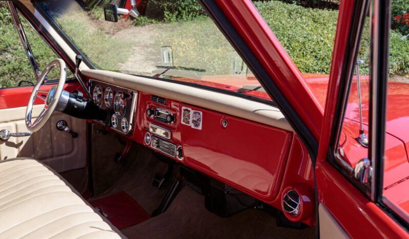 
								1969 Chevrolet C10 Short-Bed full									