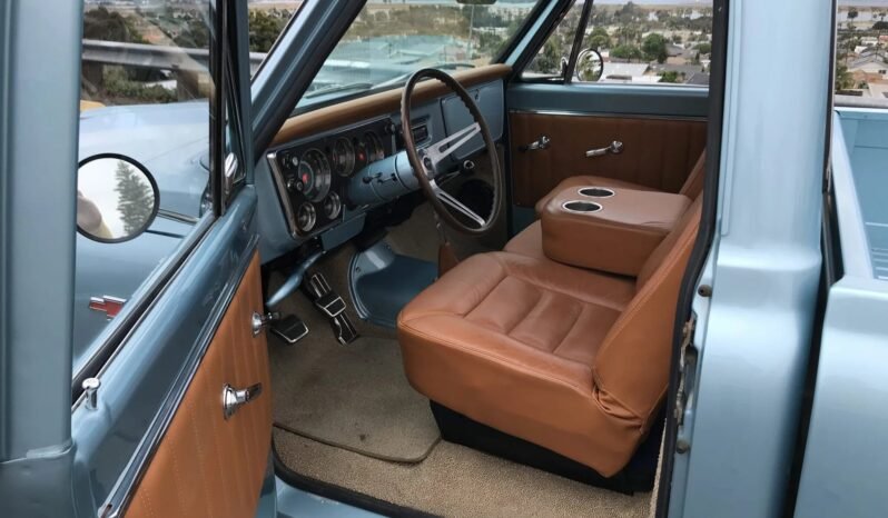 
								1968 Chevrolet C10 Custom full									