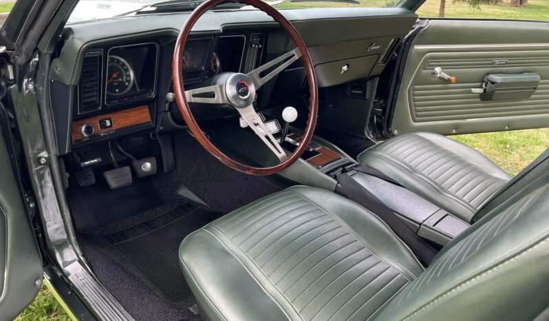 
								1969 Chevrolet Camaro Z/28 4-Speed V8 full									