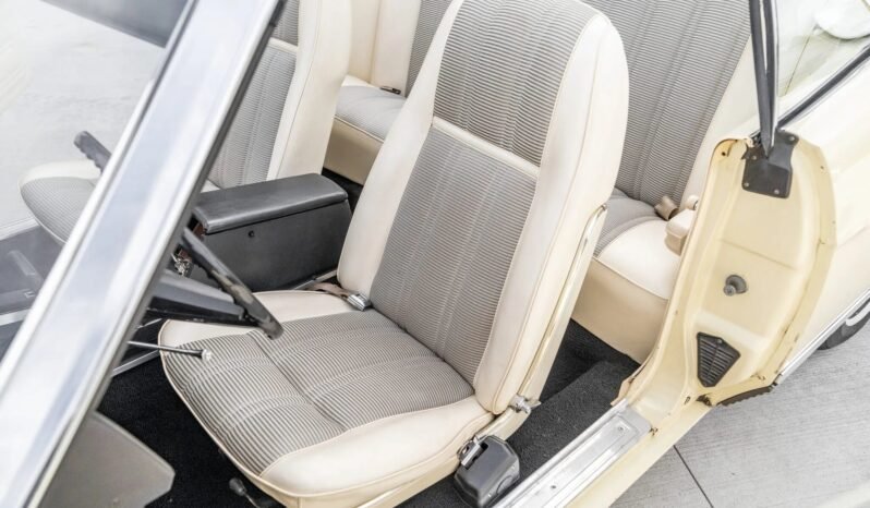 
								1971 Ford LTD Convertible V8 full									