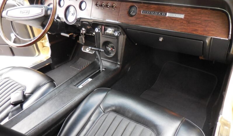 
								1968 Mercury Cougar XR-7 428CI V8 full									