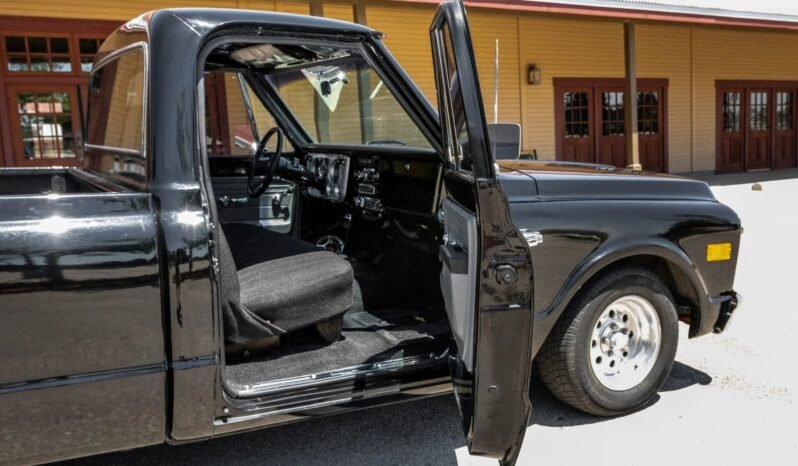 
								1972 Chevrolet C10 Black full									