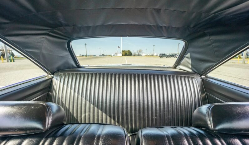 
								1971 Plymouth Valiant V8 full									