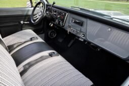 
										1971 Chevrolet C10 Short-Bed V8 full									