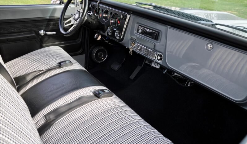 
								1971 Chevrolet C10 Short-Bed V8 full									