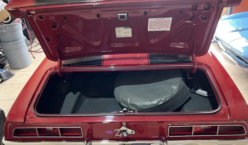 
								1969 Chevrolet Camaro Z28 4-Speed full									