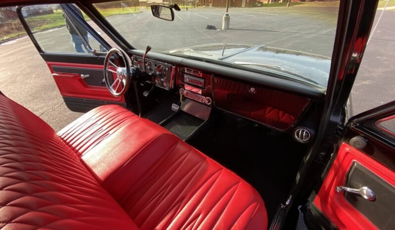 
								1972 Chevrolet C10 V8 Stepside full									