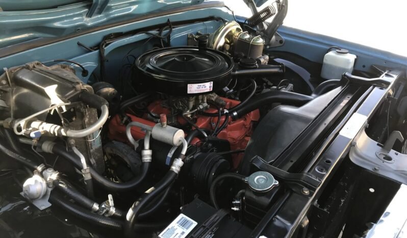 
								1972 Chevrolet C10 Pickup 3-Speed full									